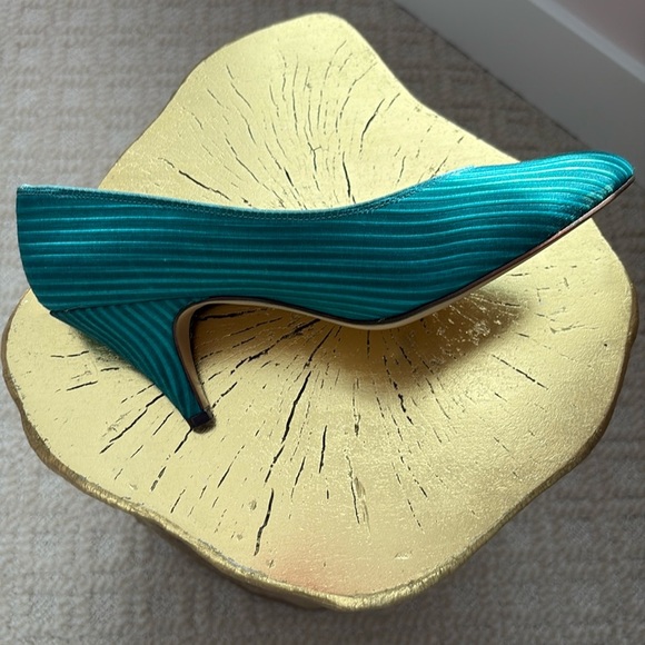 Dyeables Vintage,  Elegant Ribbed Satin Teal Striped Women's Shoes. Size 7B - Picture 13 of 16